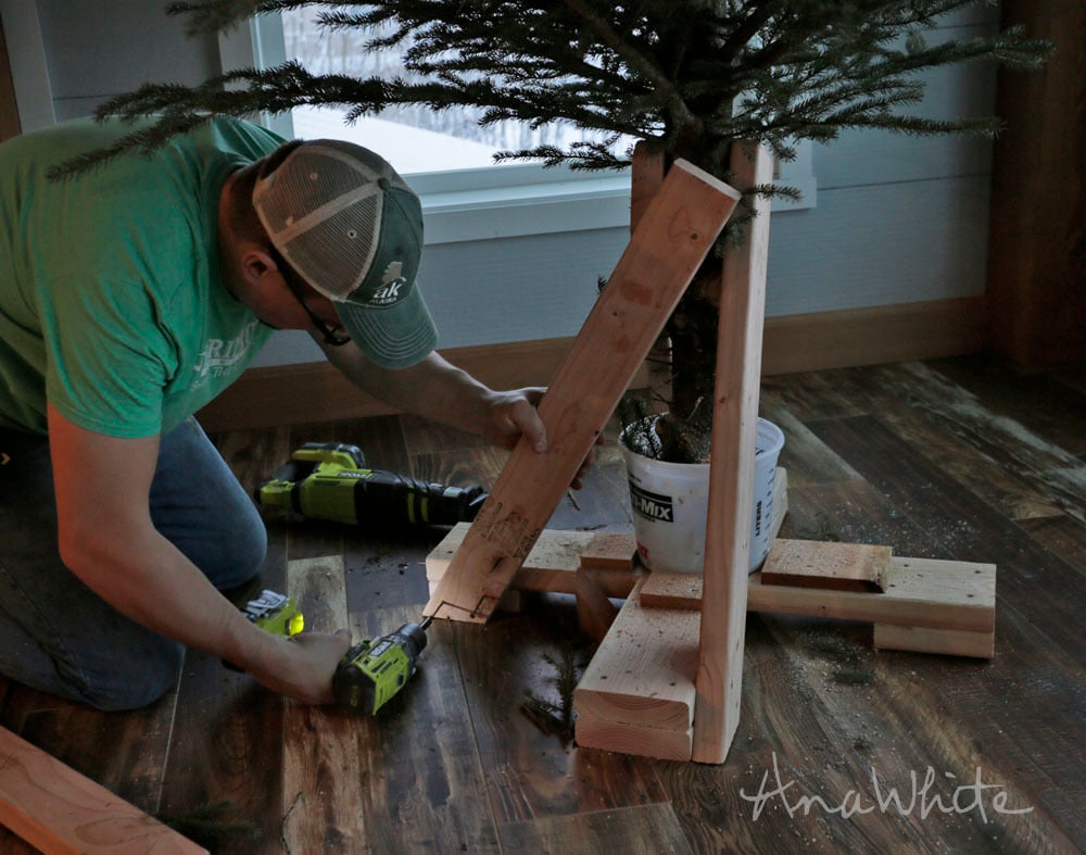 ana-white-heavy-duty-christmas-tree-stand-diy-projects